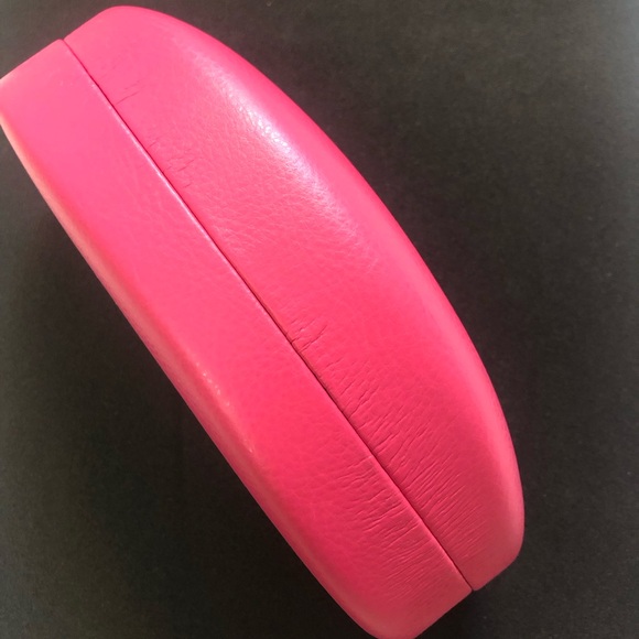 Deep pink JUICY COUTURE sunglasses case. - Picture 4 of 6